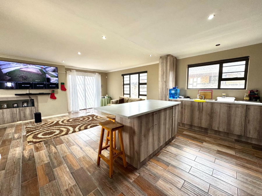 To Let 3 Bedroom Property for Rent in Bluewater Bay Eastern Cape